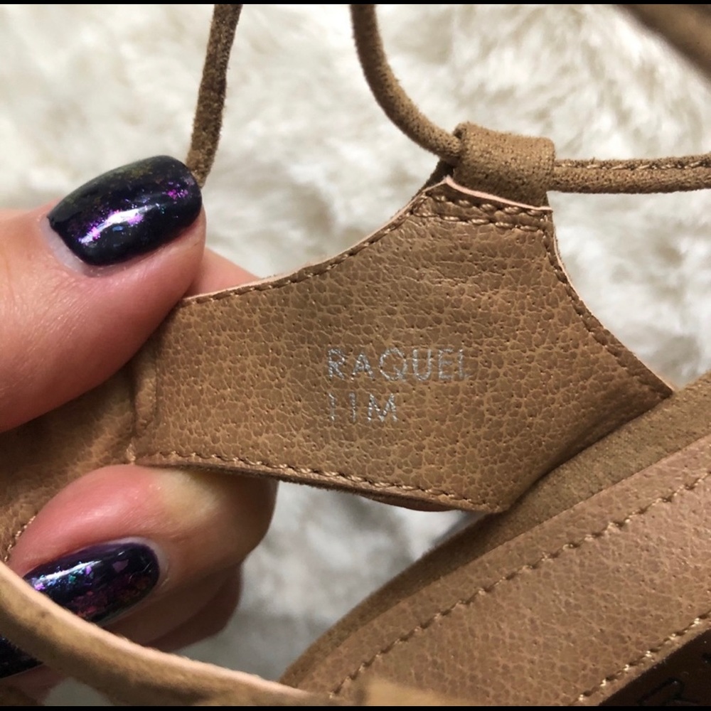 Tahari slingback pump - Picture 4 of 5